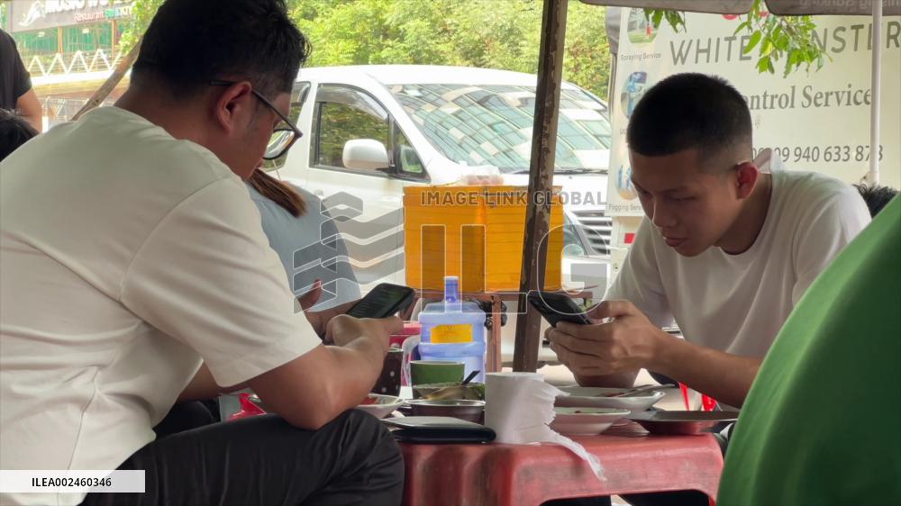 Chinese smartphones help enhance daily life in Myanmar