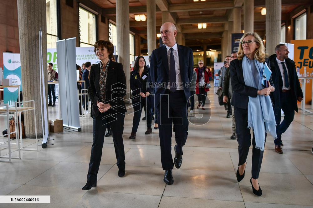 Ministerial Visit To the Top Jeunes at CESE - Paris