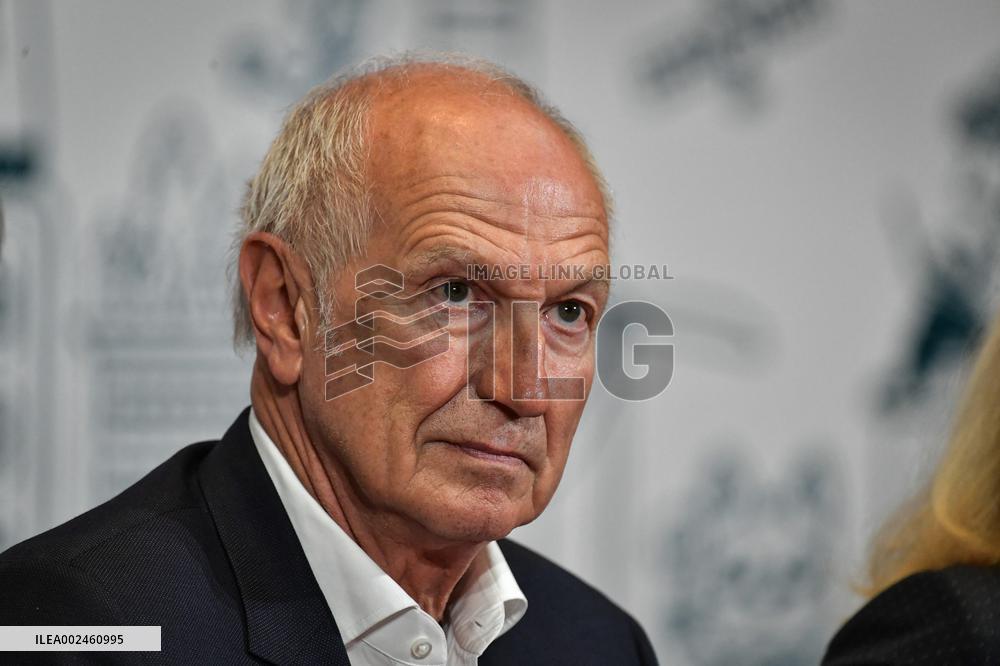 Ministerial Visit To the Top Jeunes at CESE - Paris