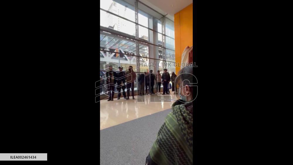 US: Pro-Palestinian Protesters Storm Lobby Of New York Times Building 2