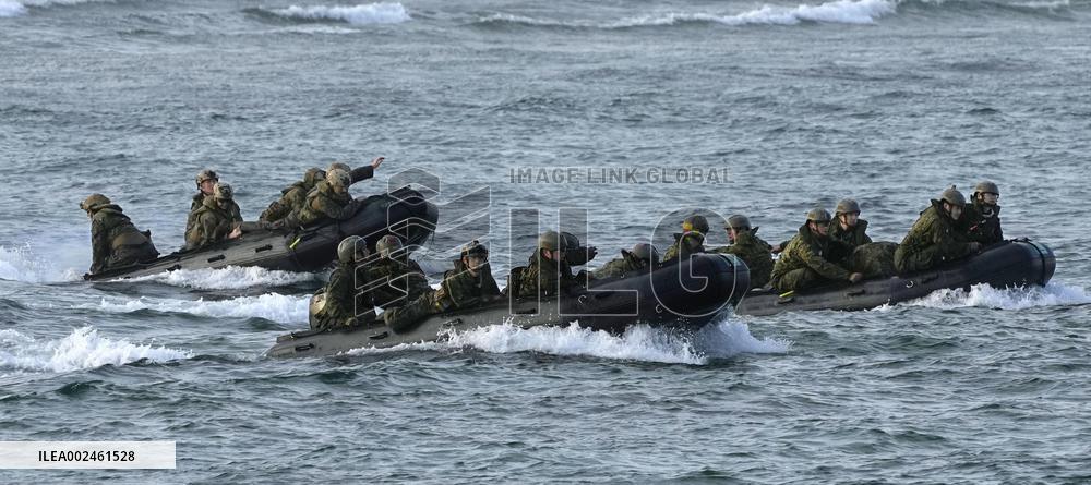 GSDF-U.S. Marines joint drill in southwestern Japan