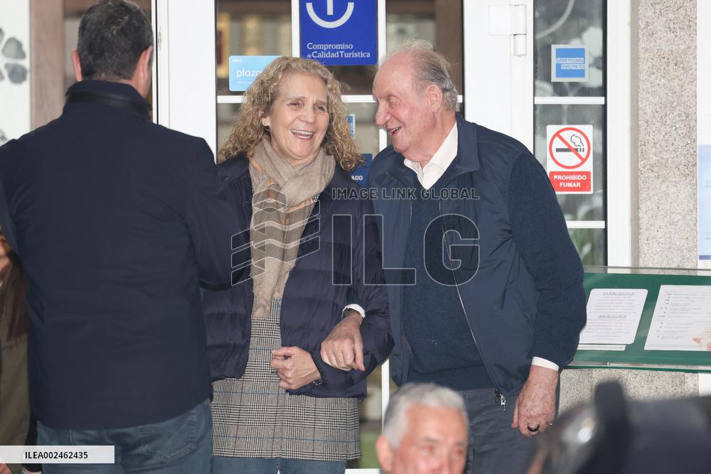 King Juan Carlos Dines With Infant Elena - Spain