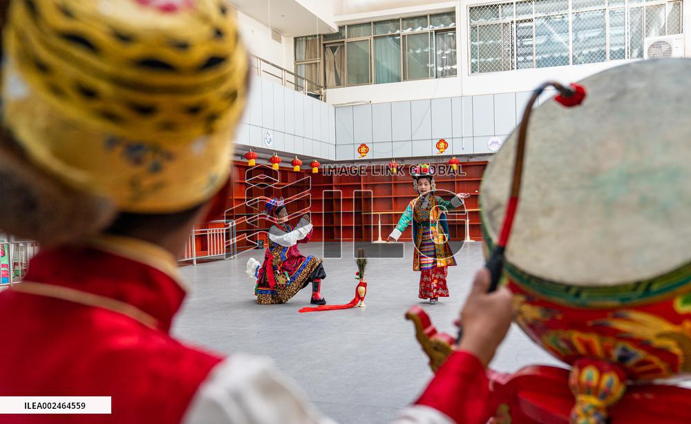 Xinhua Headlines: The renaissance of centuries-old Tibetan opera