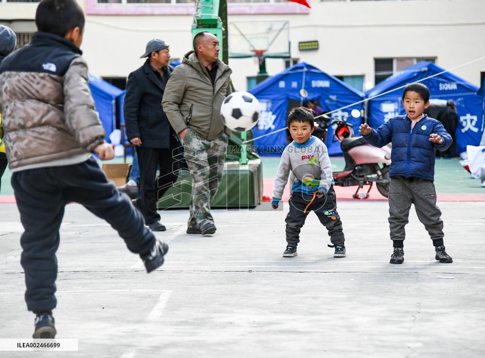 CHINA-SICHUAN-YAJIANG-FOREST FIRE-EVACUATION (CN)