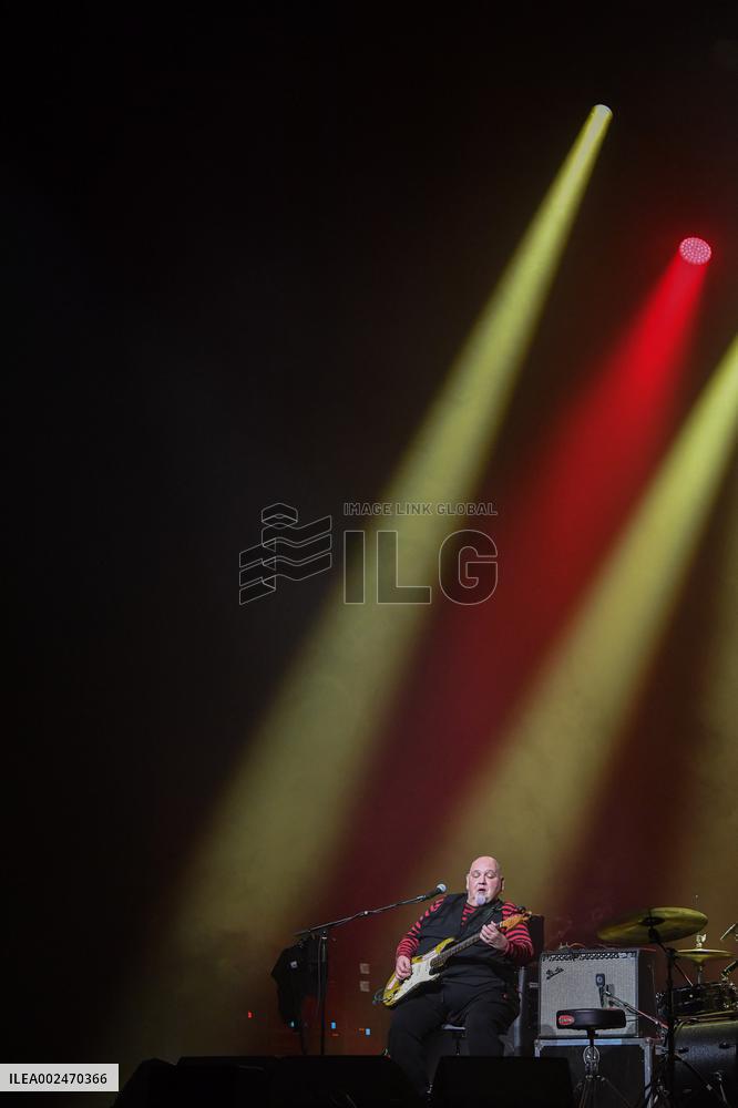 Popa Chubby Performs Live - Paris