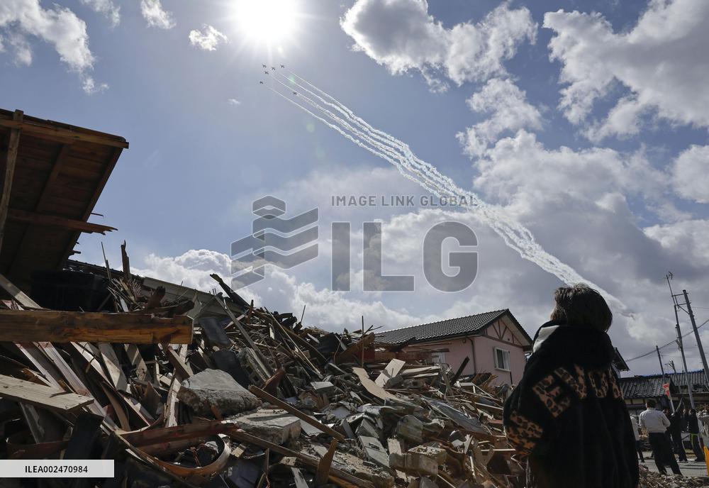 Blue Impulse flies over quake-hit Ishikawa