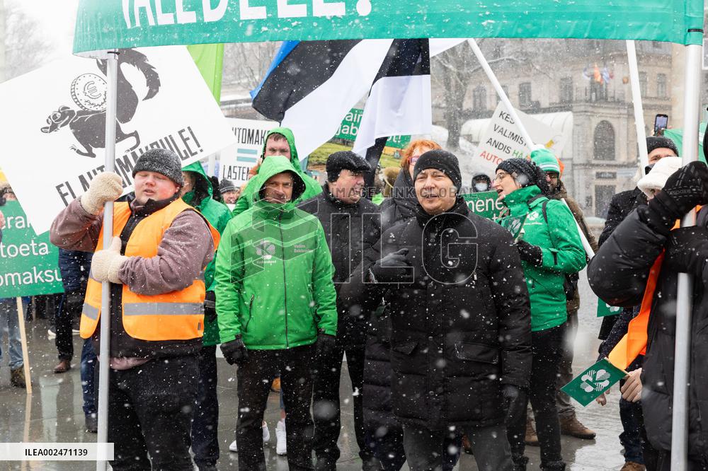 Center Party meeting to protest against car tax