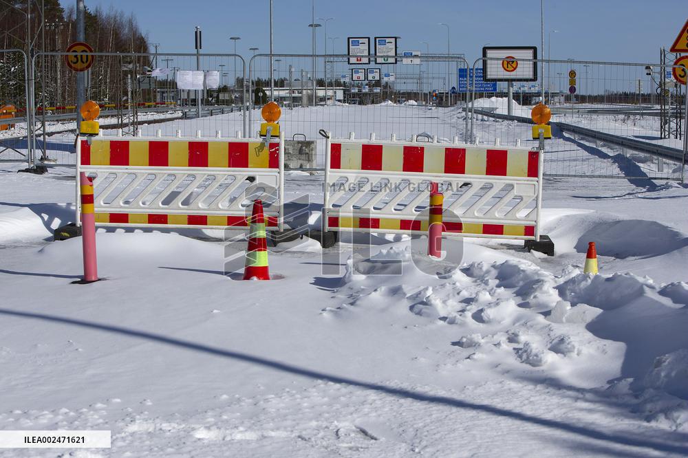 The closed Vaalimaa border crossing point