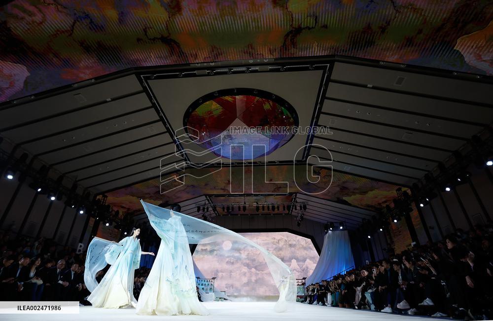 CHINA-BEIJING-FASHION WEEK-AW2024-OPENING (CN)