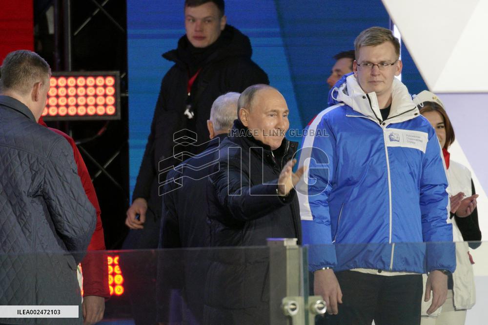 Vladimir Putin landslide victory - Moscow