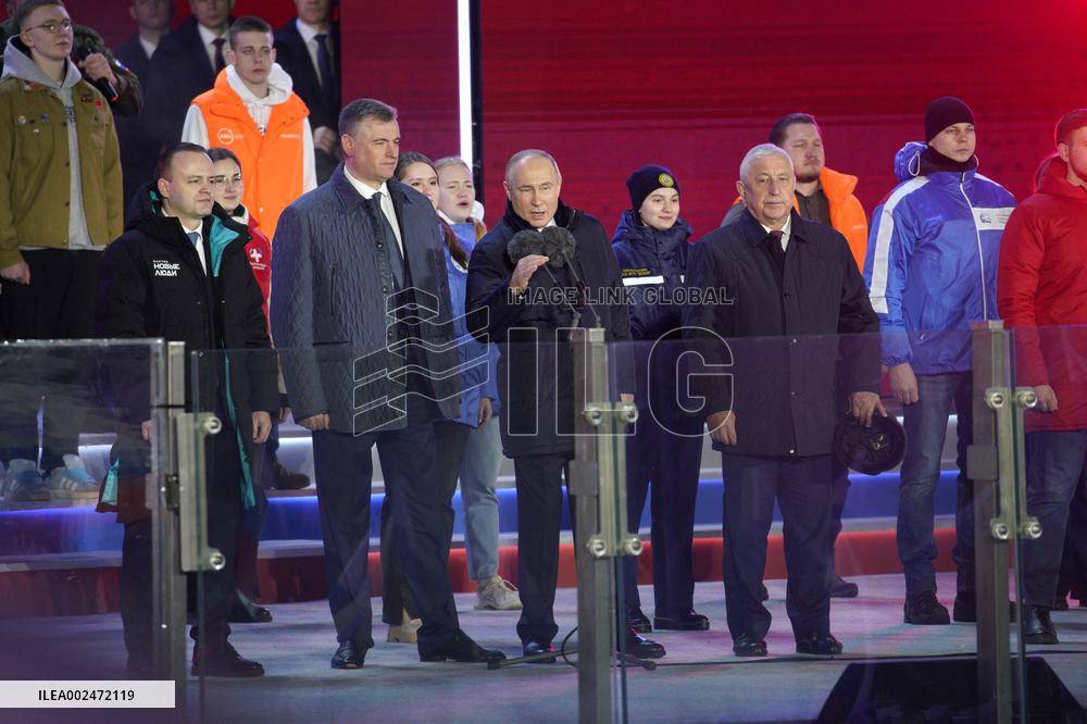 Vladimir Putin landslide victory - Moscow