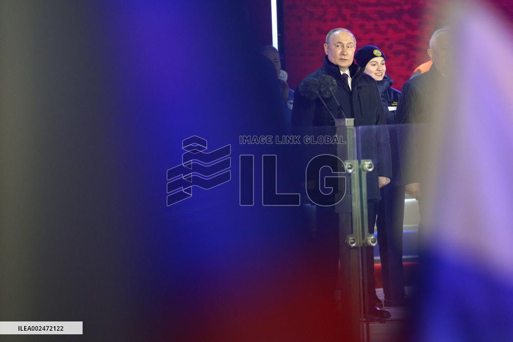 Vladimir Putin landslide victory - Moscow