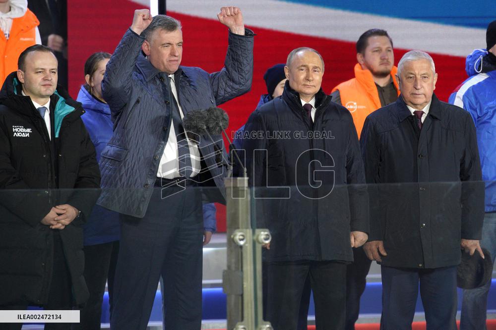 Vladimir Putin landslide victory - Moscow