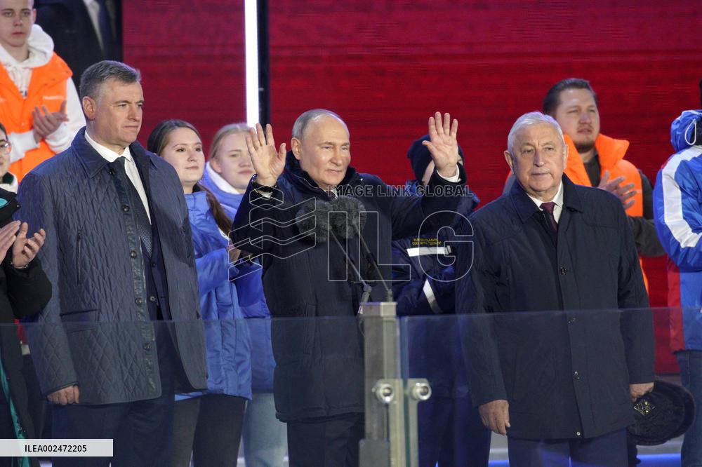 Vladimir Putin landslide victory - Moscow