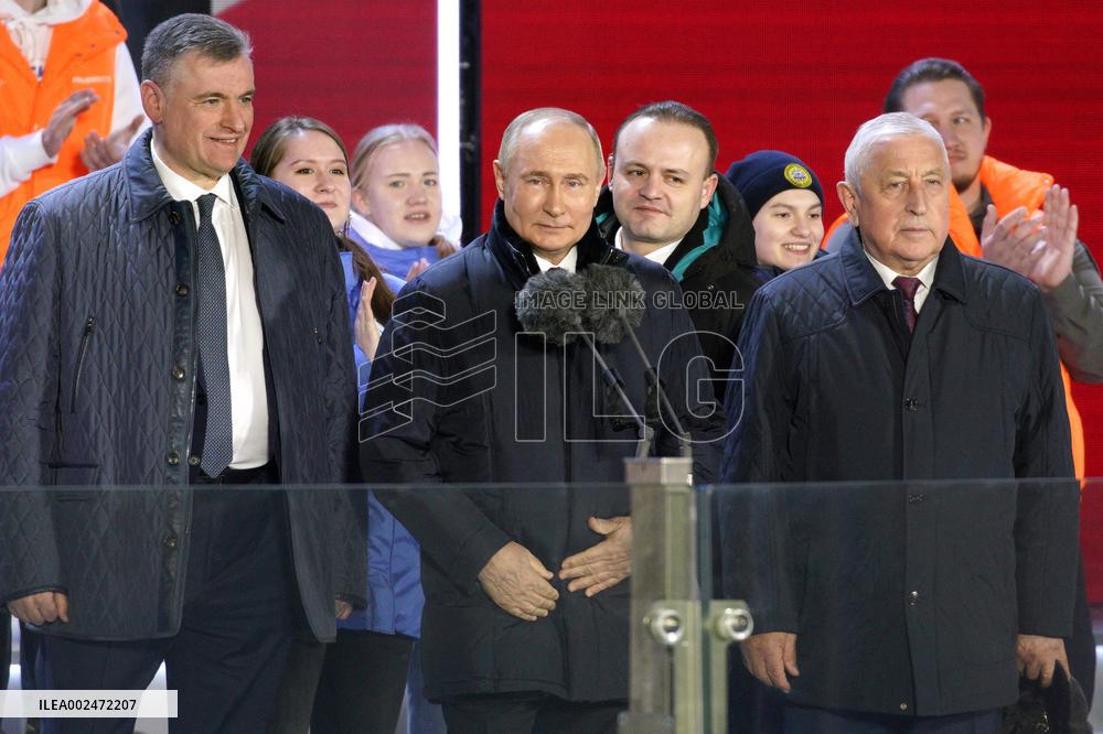 Vladimir Putin landslide victory - Moscow