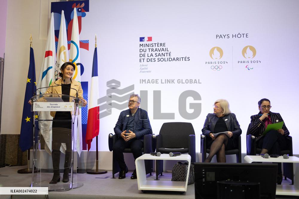Ministry of Labour welcomes the Olympic and Paralympic Flag Tour - Paris