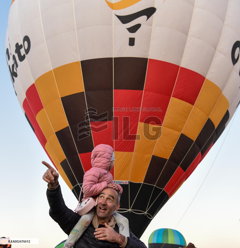 NEW ZEALAND-HAMILTON-HOT-AIR BALLOON FESTIVAL