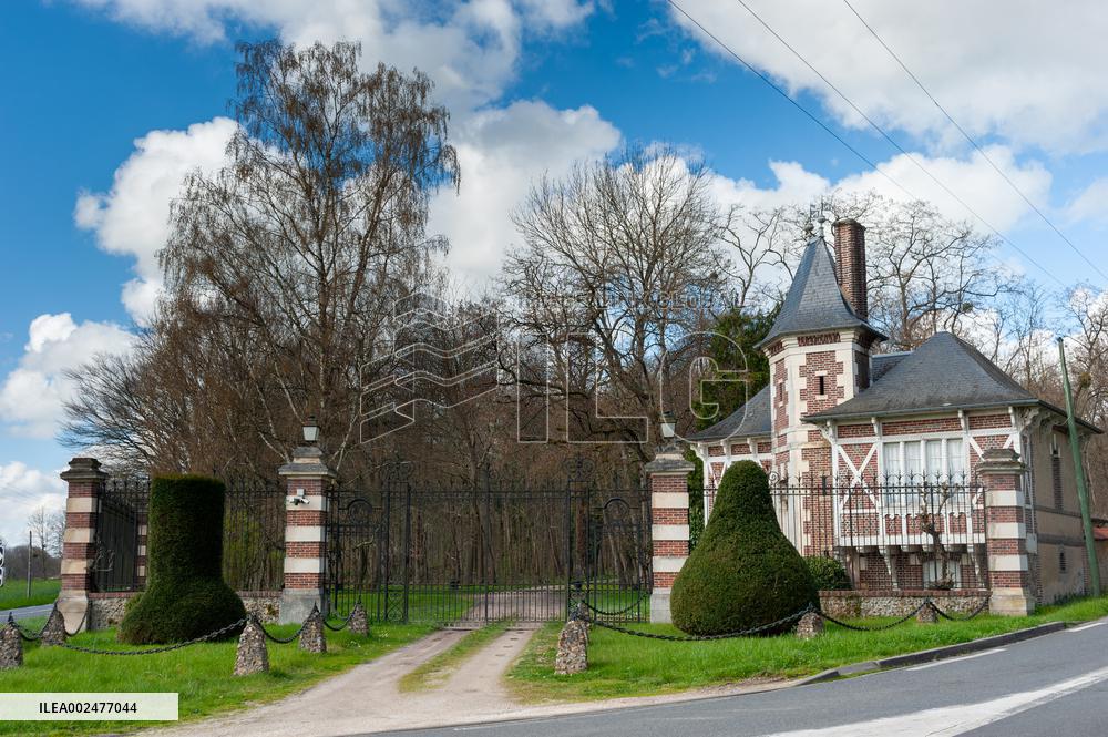 Alain Delon's Home - Douchy-Montcorbon