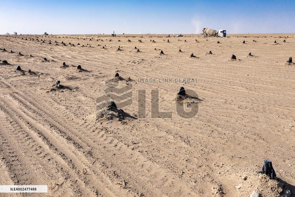 The World's Largest Molten Salt Tower Solar Thermal Power Statio