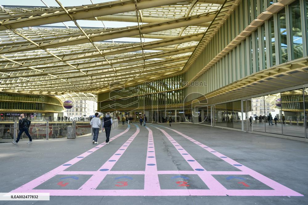 Athletics Track For The Olympic Games Under The Chatelet Canopy - Paris