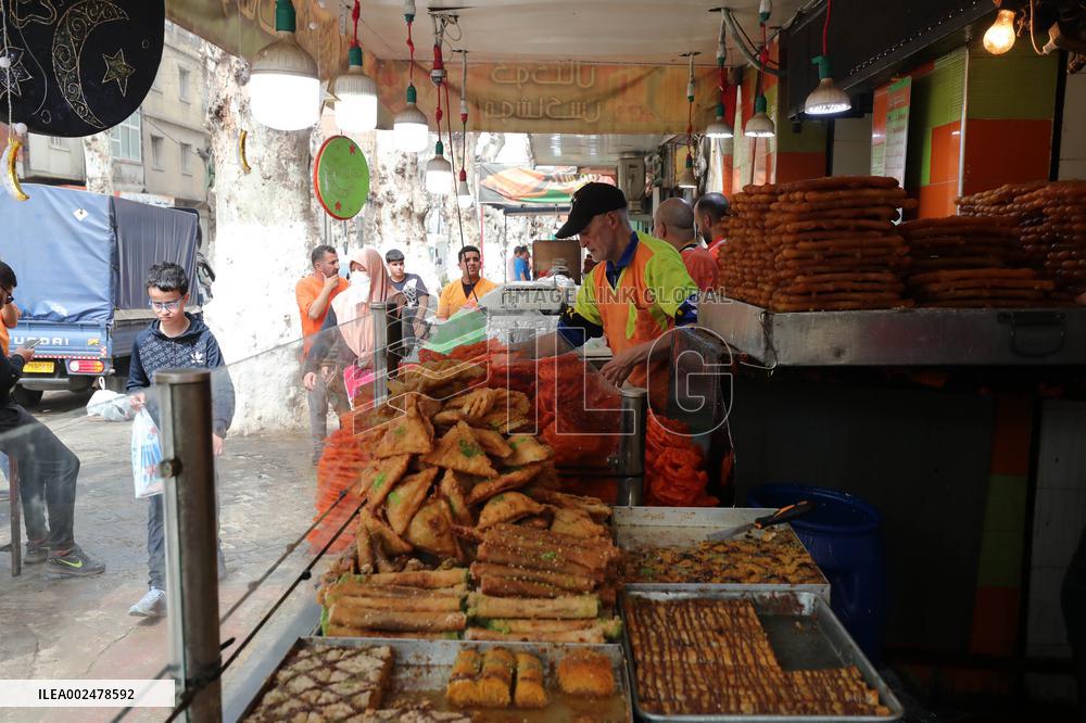 ALGERIA-BOUFARIK-RAMADAN-DESSERT