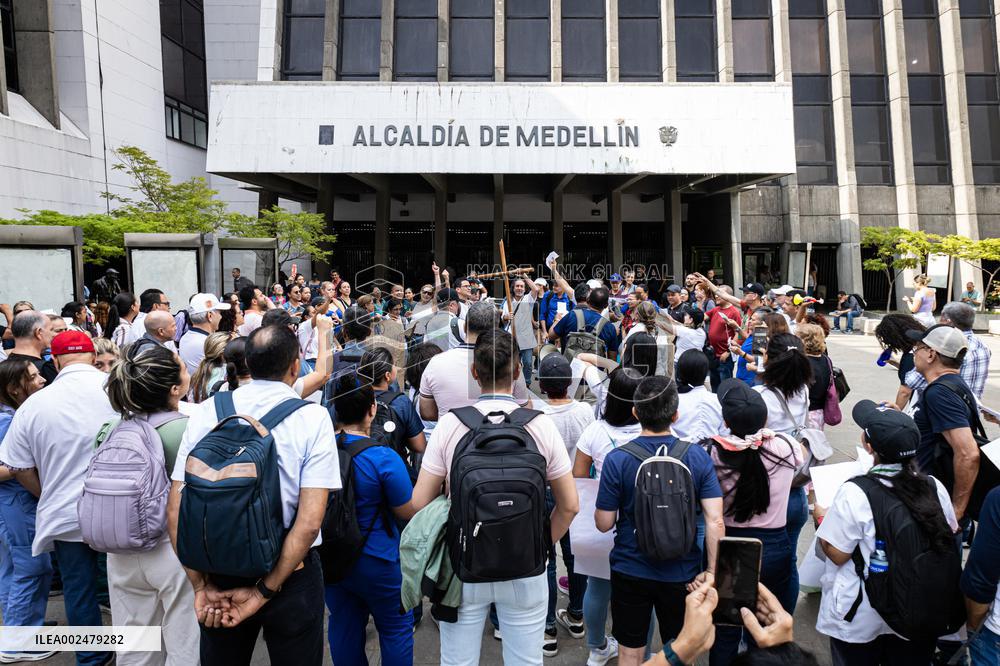 Health Workers of Metrosalud Protest in Medellin
