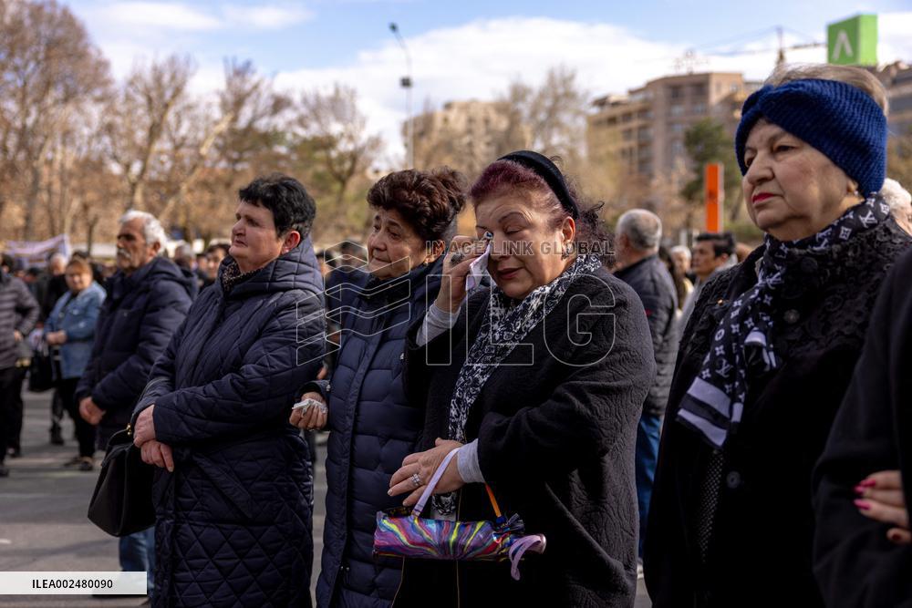 Protest Over Nagorno-Karabakh Refugees Housing - Yerevan