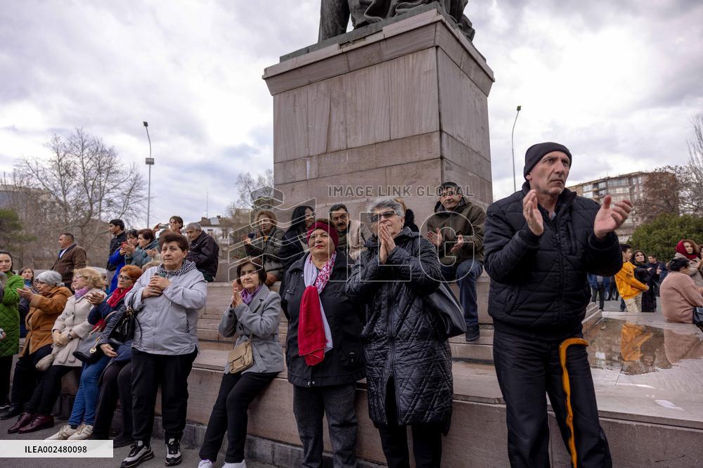Protest Over Nagorno-Karabakh Refugees Housing - Yerevan