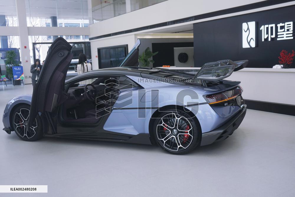 BYD'S Yangwang U9 Store in Hangzhou