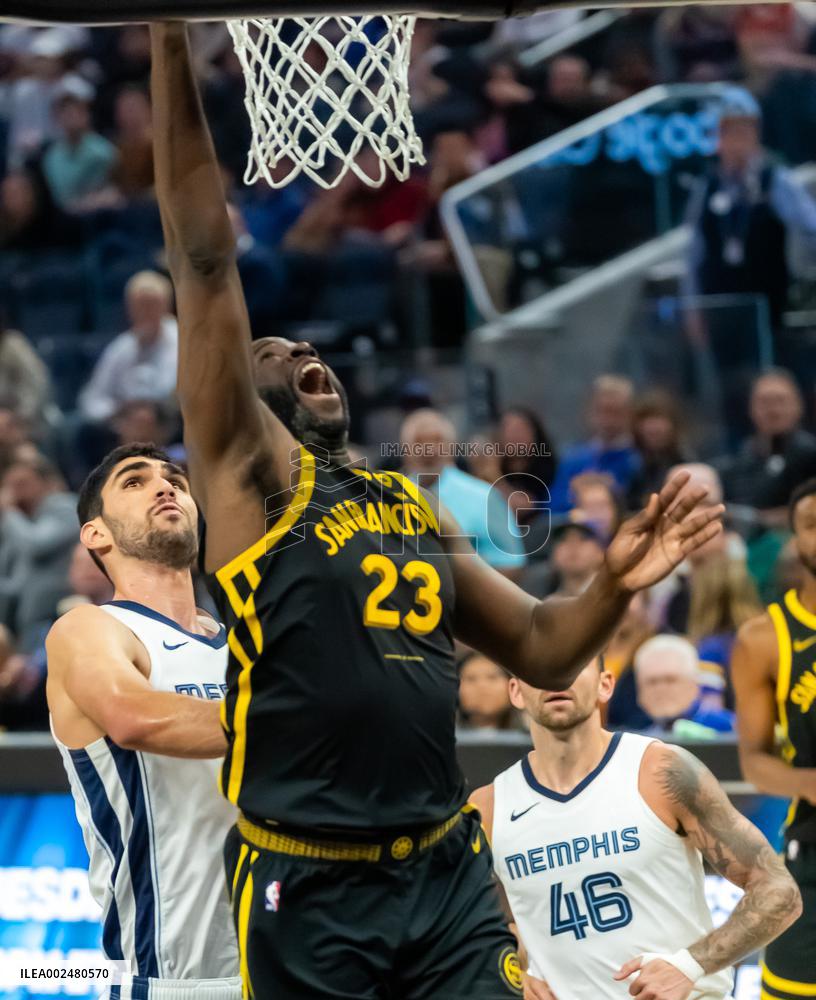 (SP)U.S.-SAN FRANCISCO-BASKETBALL-NBA-WARRIORS VS GRIZZLIES
