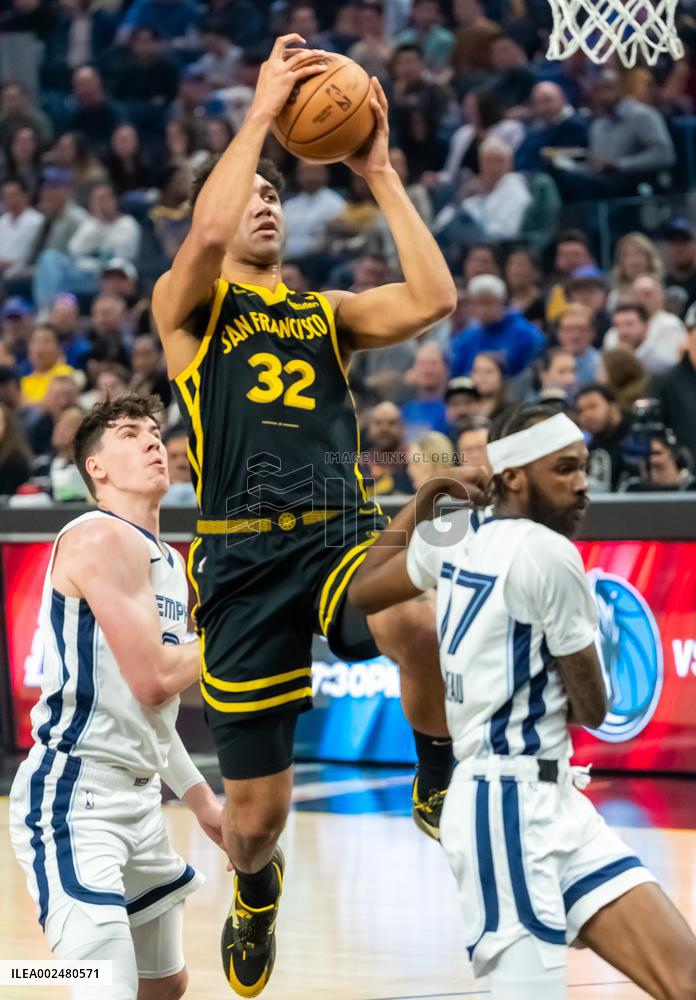 (SP)U.S.-SAN FRANCISCO-BASKETBALL-NBA-WARRIORS VS GRIZZLIES