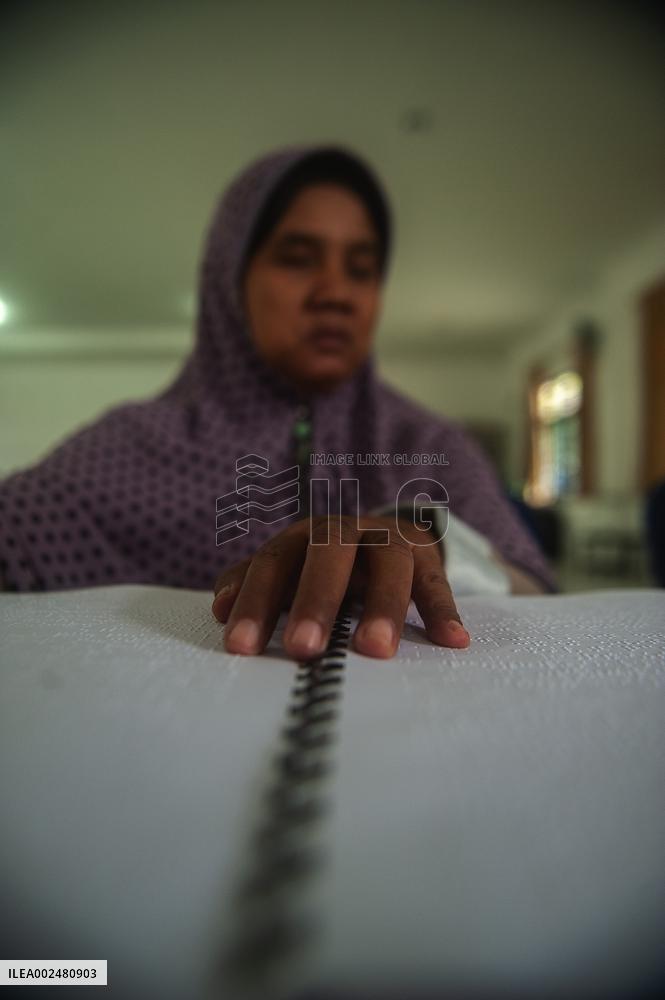 Braille Quran Readers In Ramadan Time - Indonesia