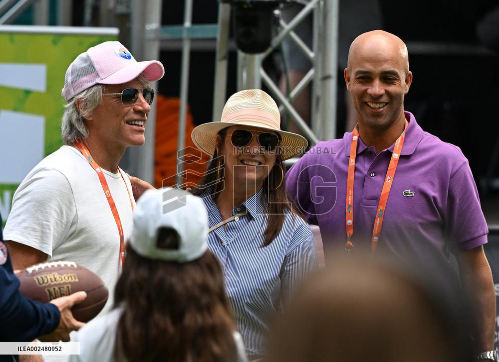 Jon Bon Jovi At Tennis Open - Miami