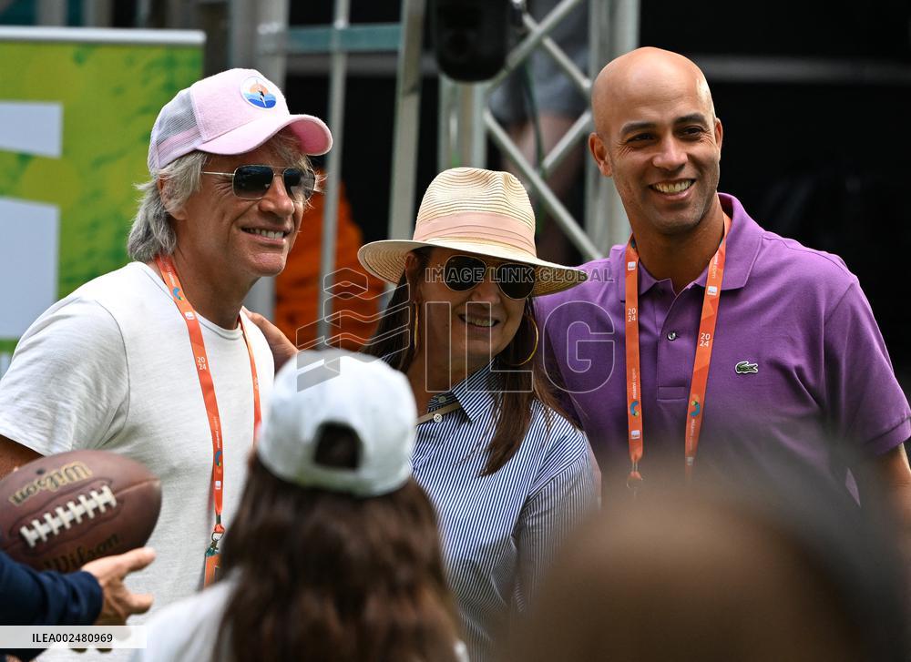 Jon Bon Jovi At Tennis Open - Miami