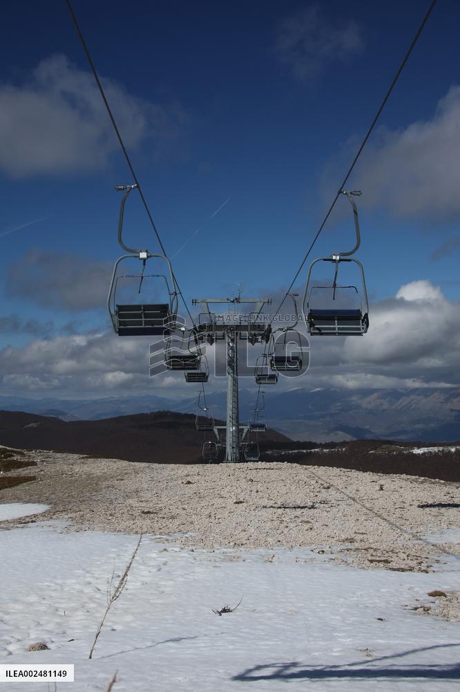 Climate Change Damages Skiing And Winter Tourism - Italy
