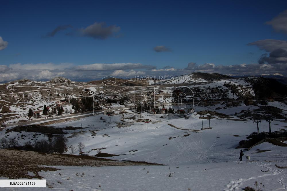 Climate Change Damages Skiing And Winter Tourism - Italy