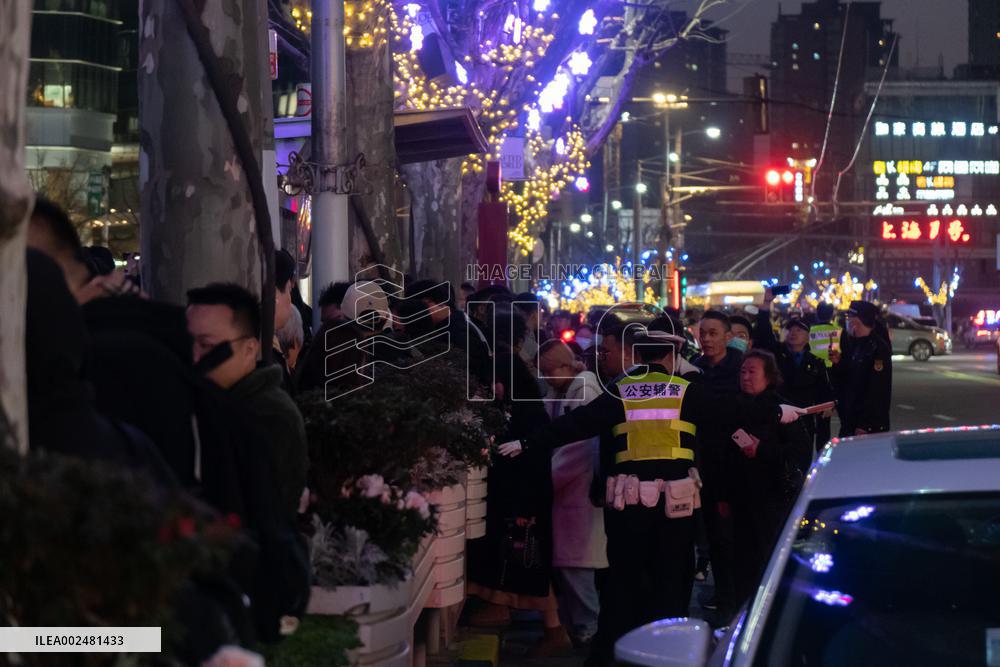 Asia's Largest Apple Store Opened in Shanghai