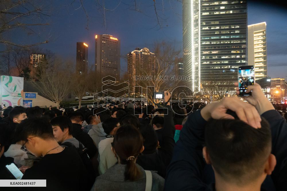 Asia's Largest Apple Store Opened in Shanghai