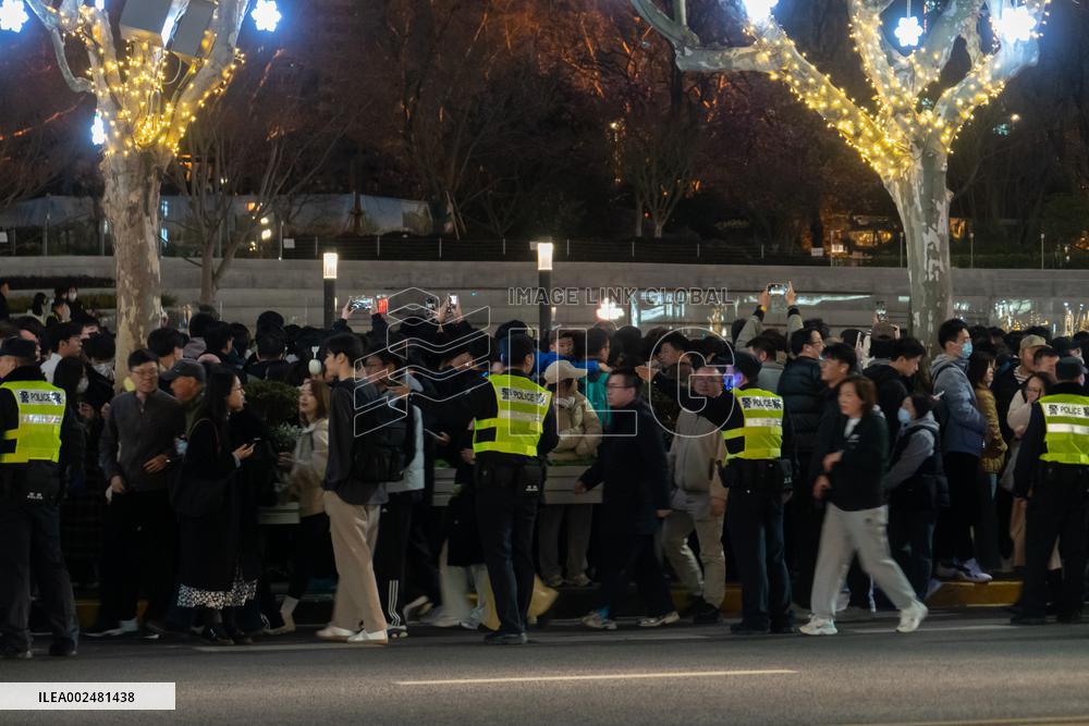Asia's Largest Apple Store Opened in Shanghai