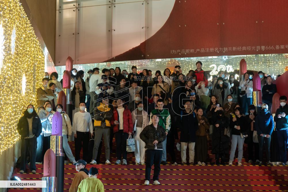 Asia's Largest Apple Store Opened in Shanghai