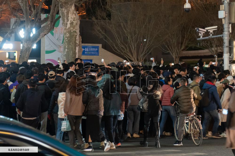 Asia's Largest Apple Store Opened in Shanghai