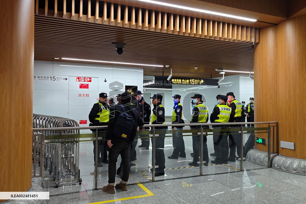 Asia's Largest Apple Store Opened in Shanghai