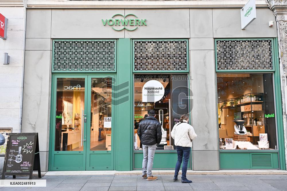Illustrations Of Commercial Signs And Shops - Lyon