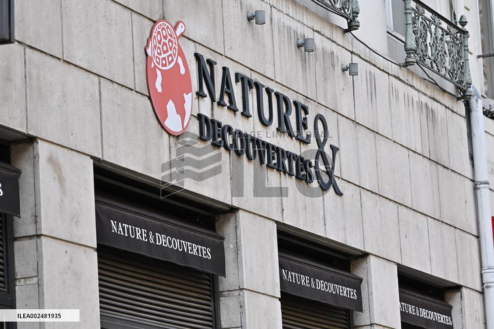 Illustrations Of Commercial Signs And Shops - Lyon