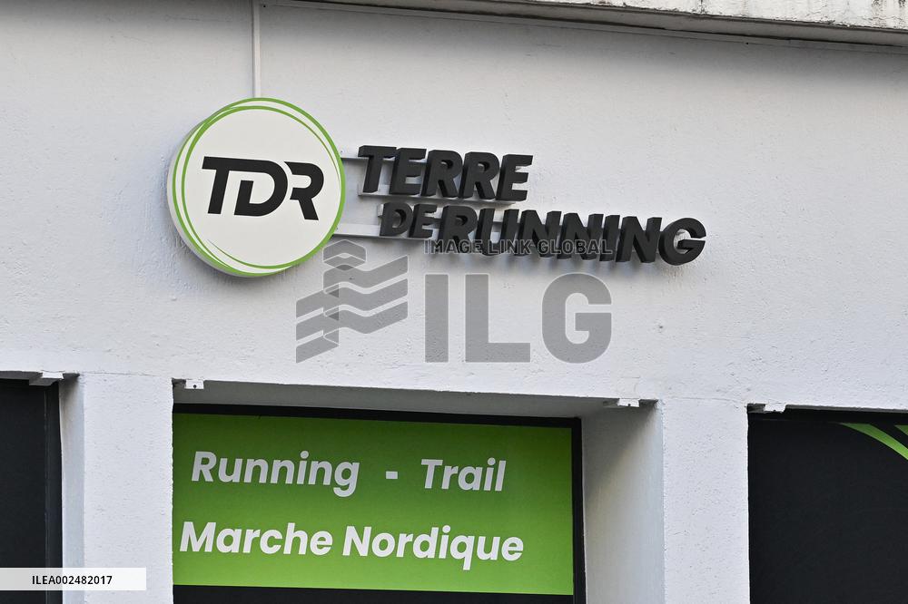 Illustrations Of Commercial Signs And Shops - Lyon