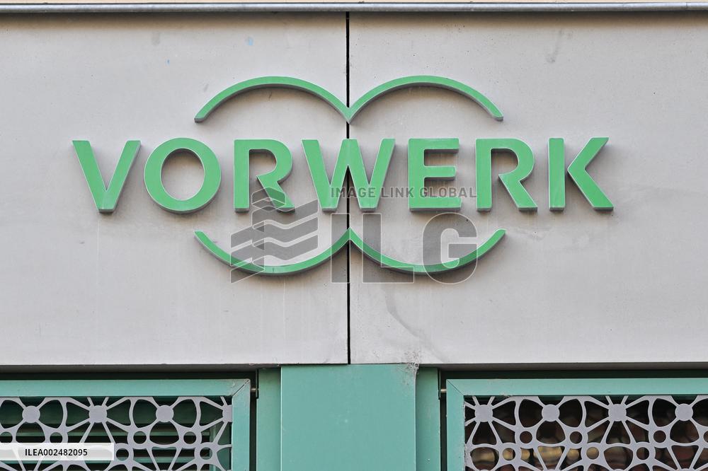 Illustrations Of Commercial Signs And Shops - Lyon