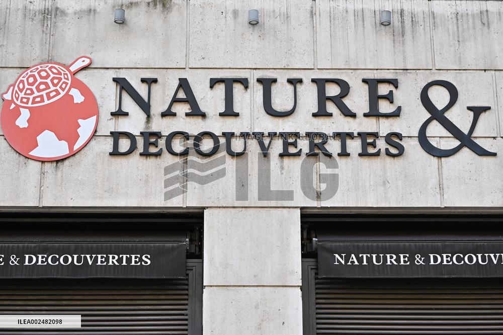 Illustrations Of Commercial Signs And Shops - Lyon