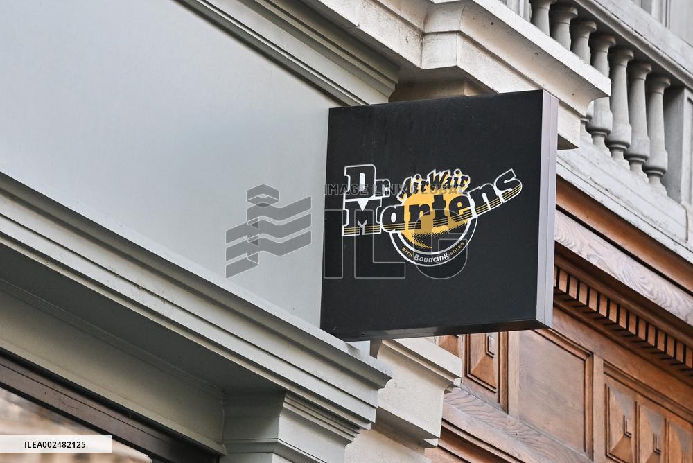 Illustrations Of Commercial Signs And Shops - Lyon