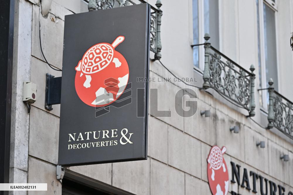 Illustrations Of Commercial Signs And Shops - Lyon