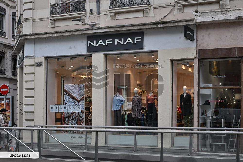 Illustrations Of Commercial Signs And Shops - Lyon